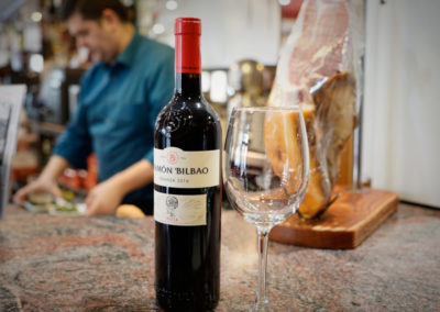 Cafetería Alcalá Alcobendas - Botella de vino